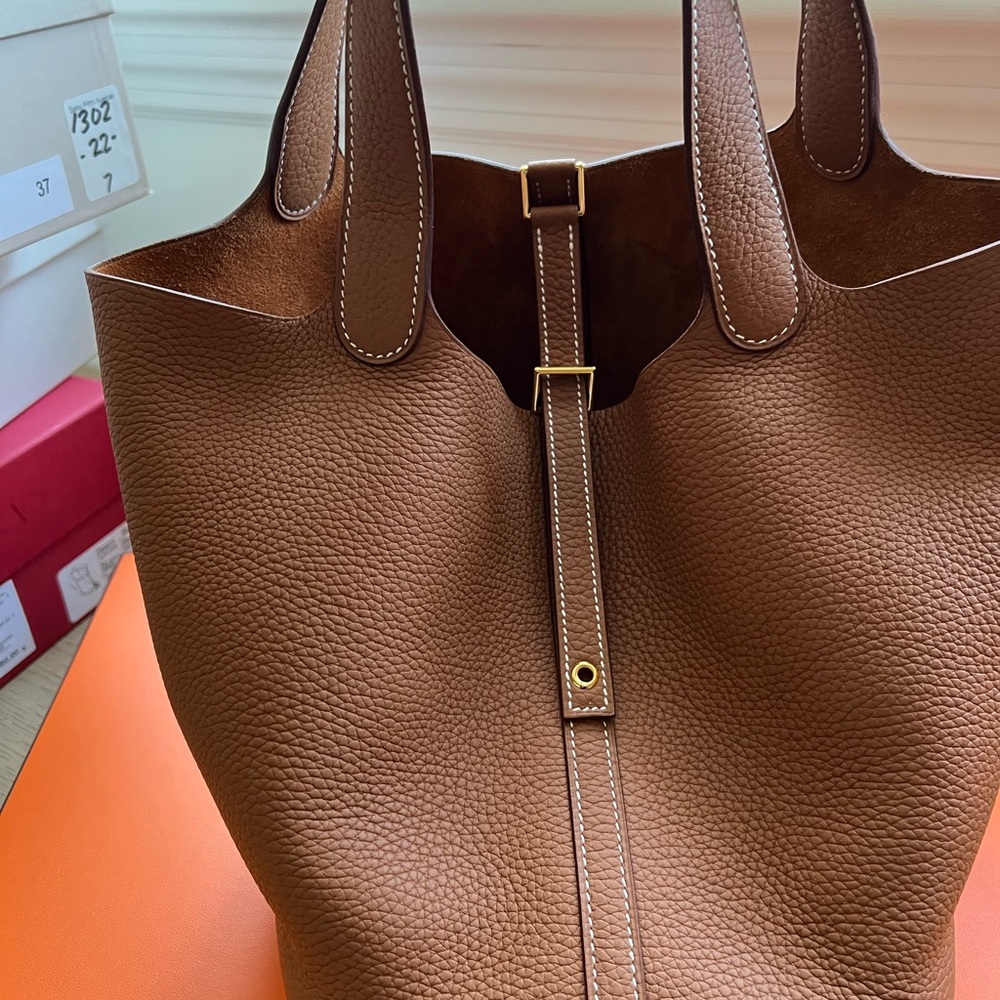 Hermes picotin 22 in Gold